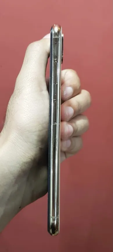 iPhone XS Max - photo 1