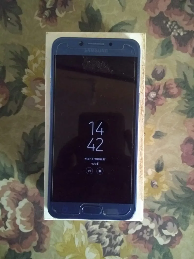 Samsung C5 pro - photo 1