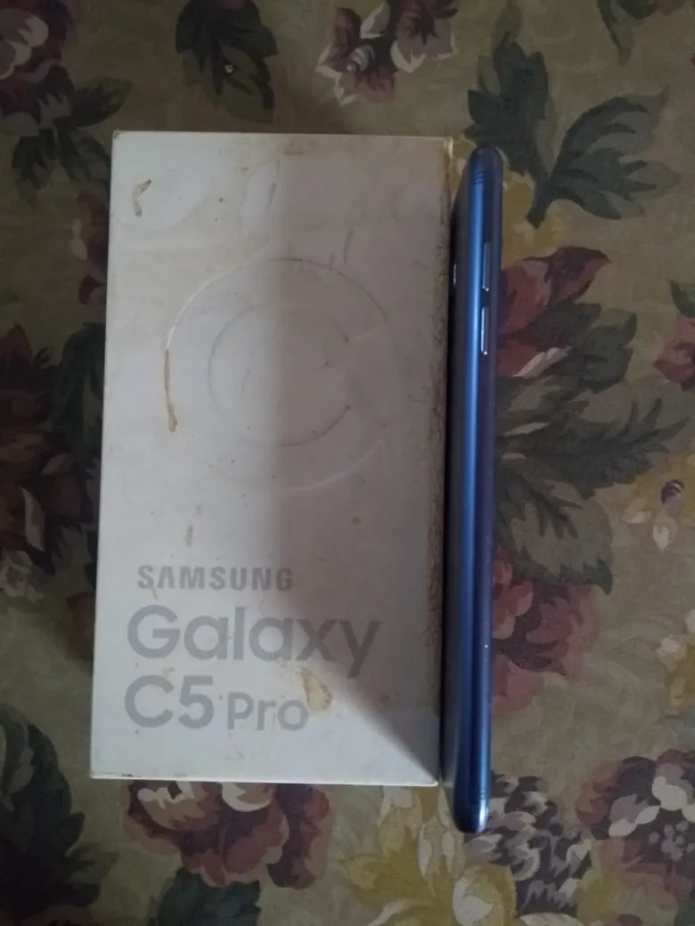 Samsung C5 pro - photo 2