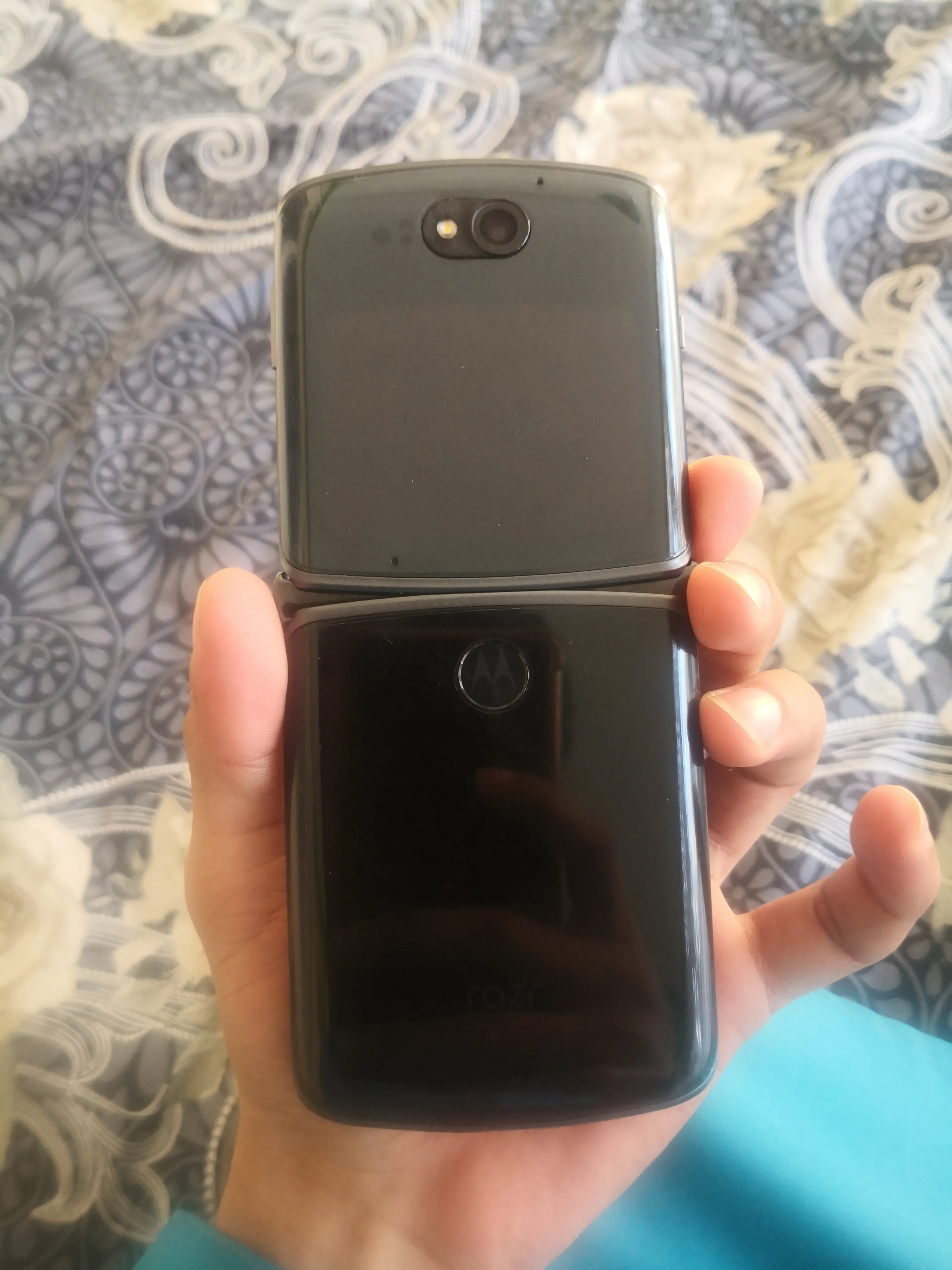Motorola Moto razr 5G - photo 2