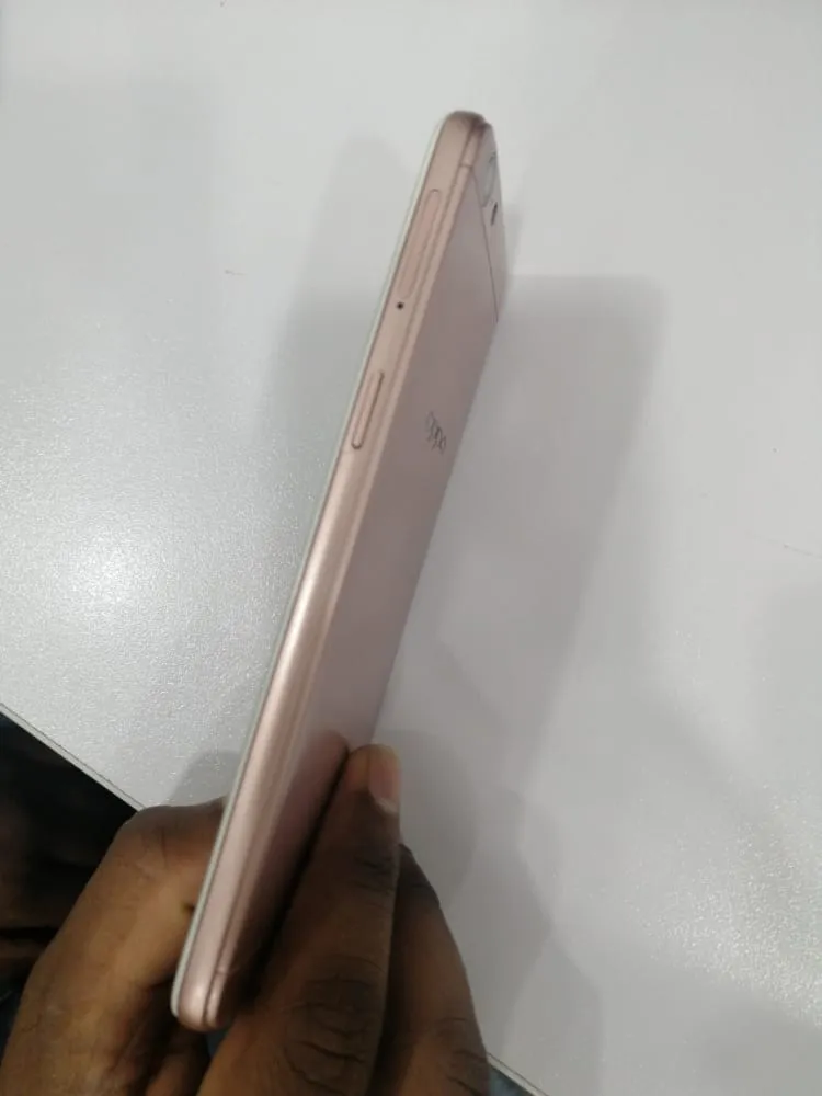 OPPO A57 - photo 2