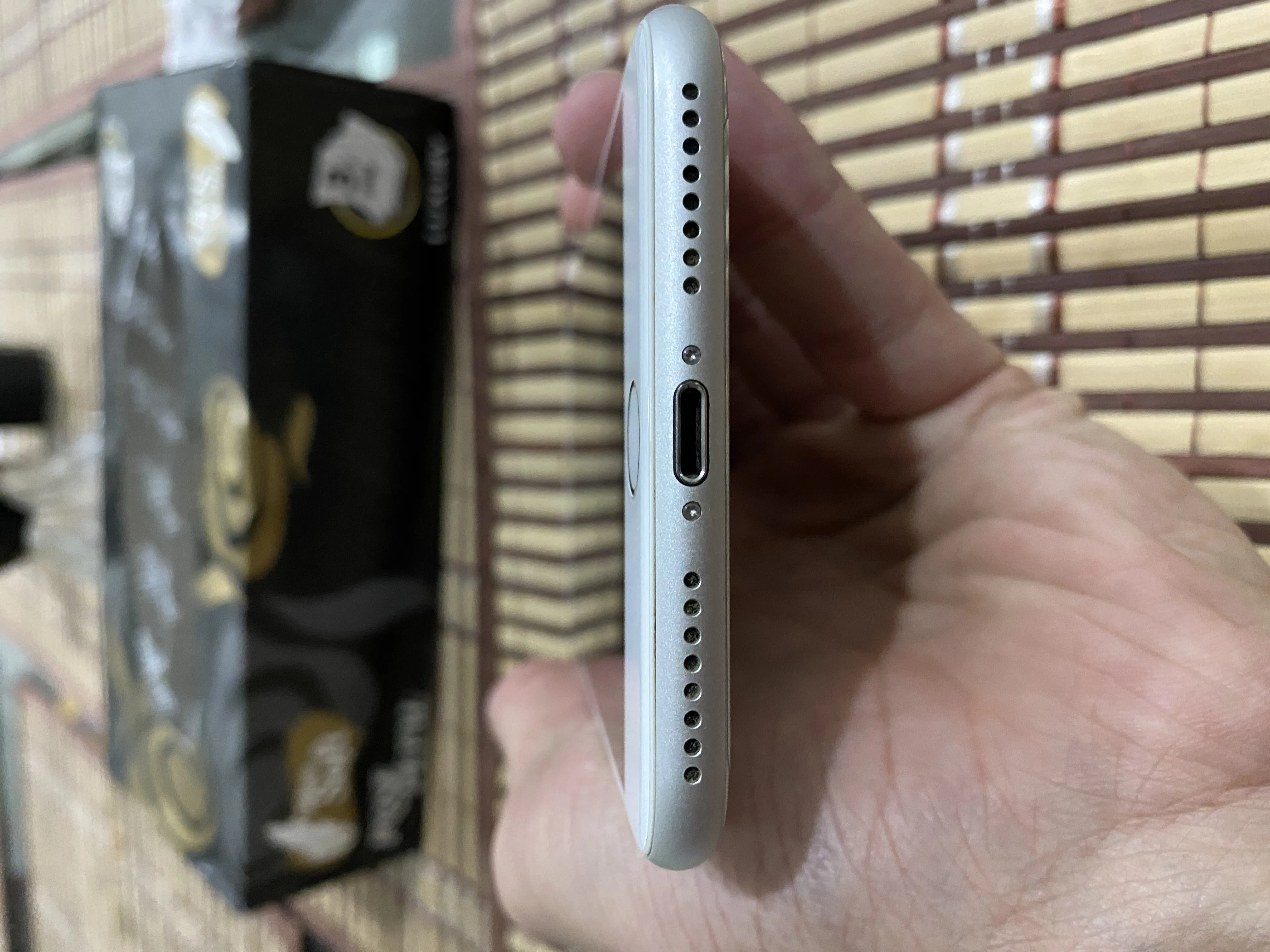 Iphone 8 plus 64gb PTA white - photo 3