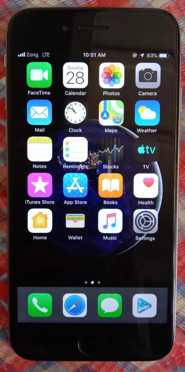 iPhone 6 - photo 1