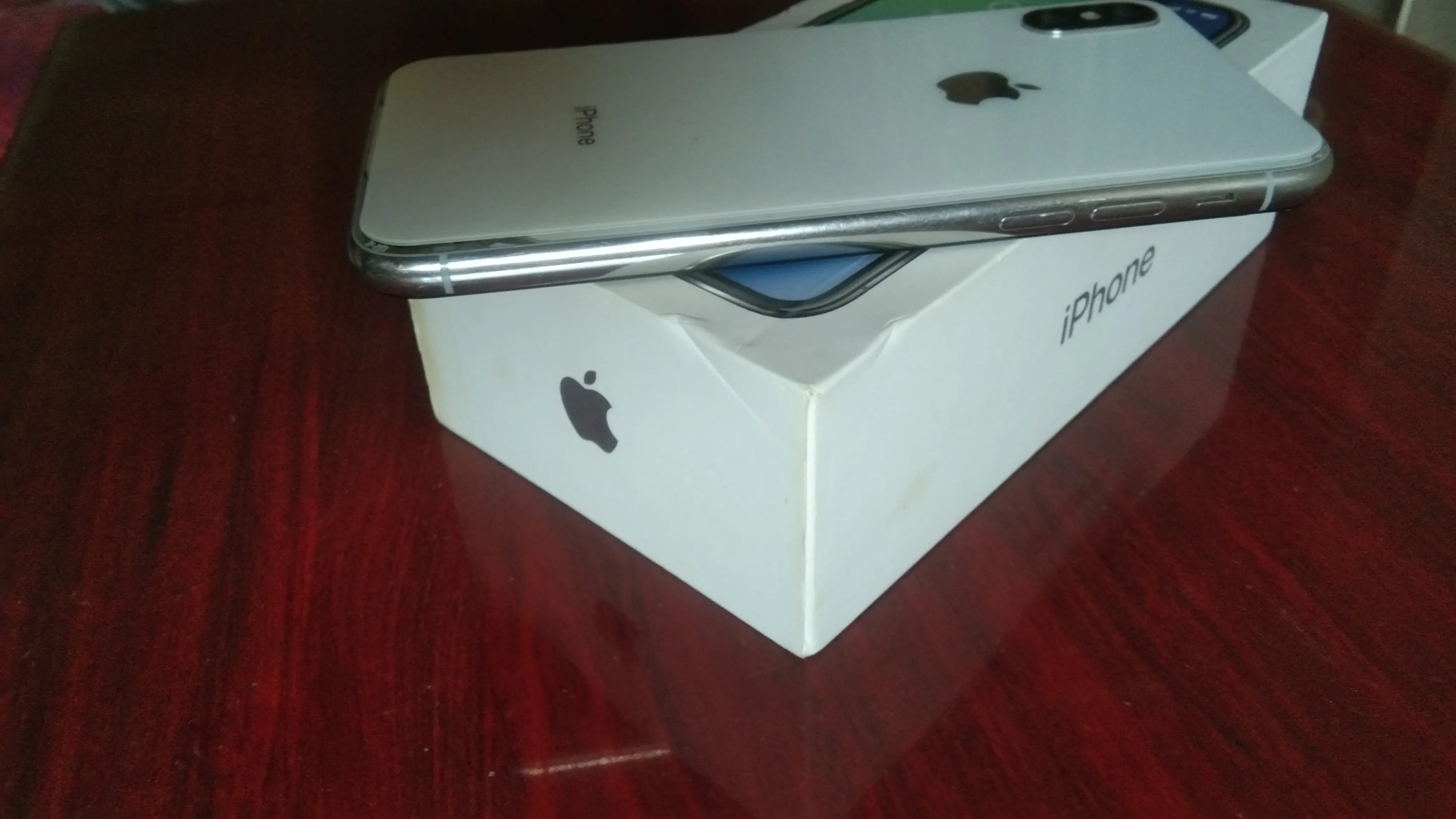 Iphone X - photo 2