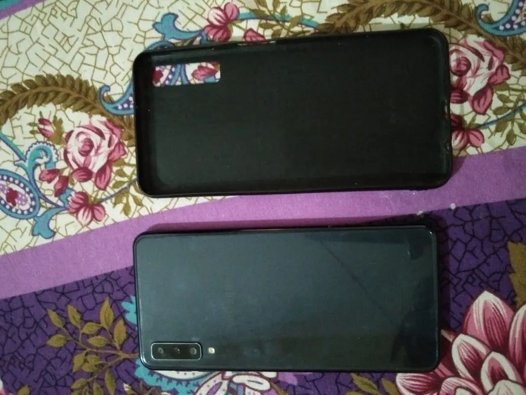Samsung Galaxy A7 2018 - photo 2