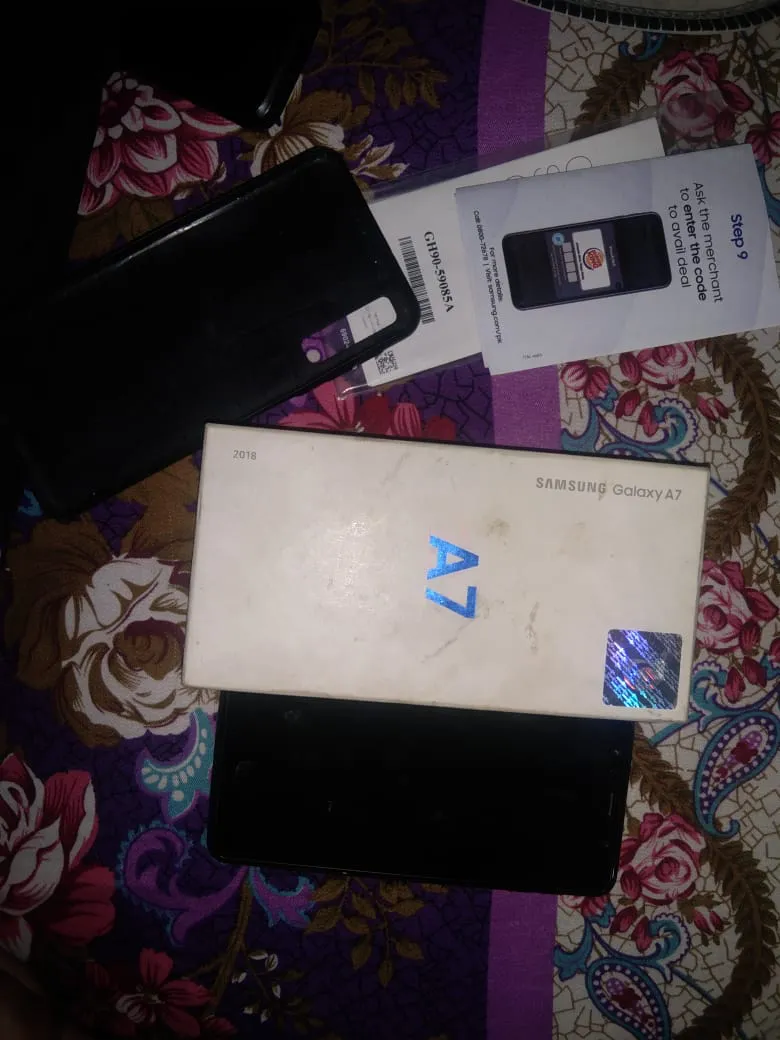 Samsung Galaxy A7 2018 - photo 1