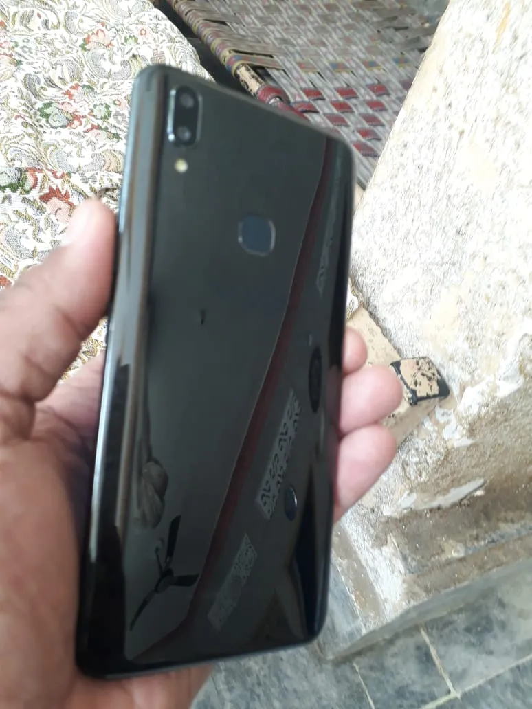 Vivo V9 (4/64) complete box and accessories - photo 1