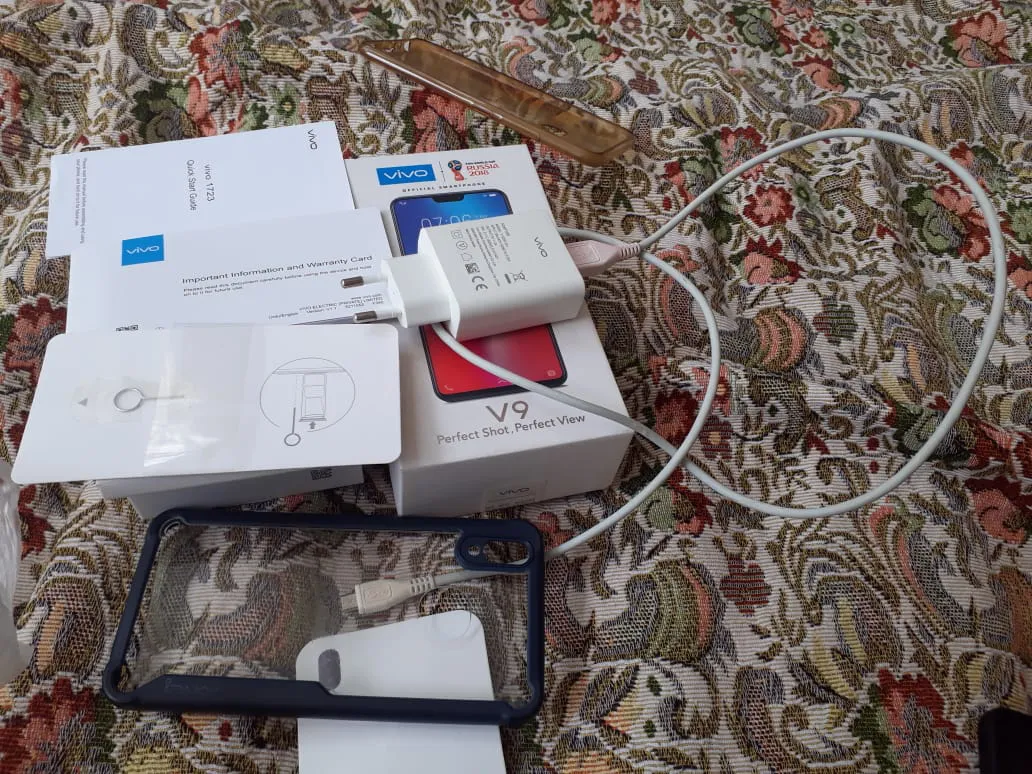 Vivo V9 (4/64) complete box and accessories - photo 2