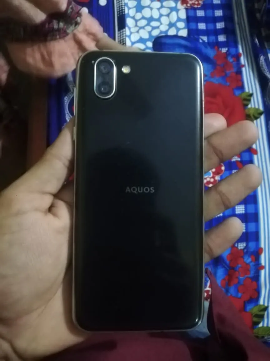 Sharp aquos r2 snapdragon 845 - photo 1