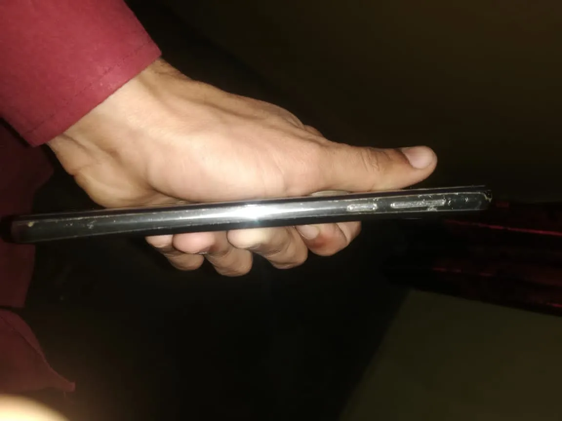 Sharp aquos r2 snapdragon 845 - photo 2