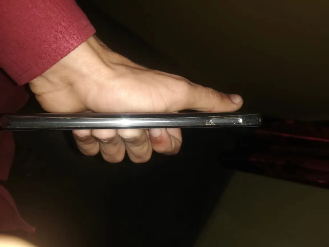 Sharp aquos r2 snapdragon 845 - photo 3