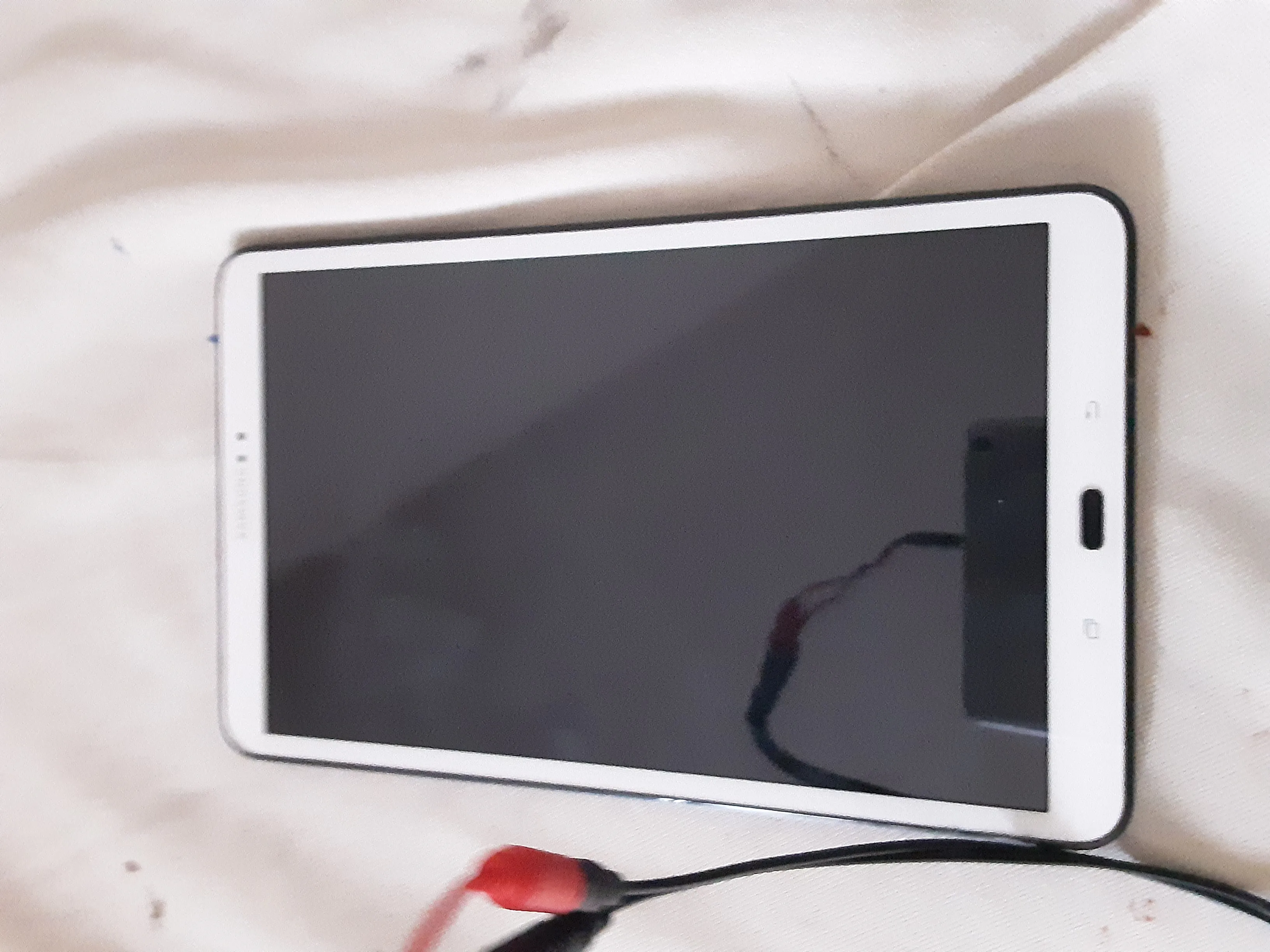 Slightly used Samsung galaxy tab a - photo 1