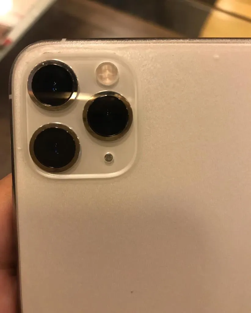 Iphone 11 pro max 256 GB white, 10/10 Pta Approved - photo 3