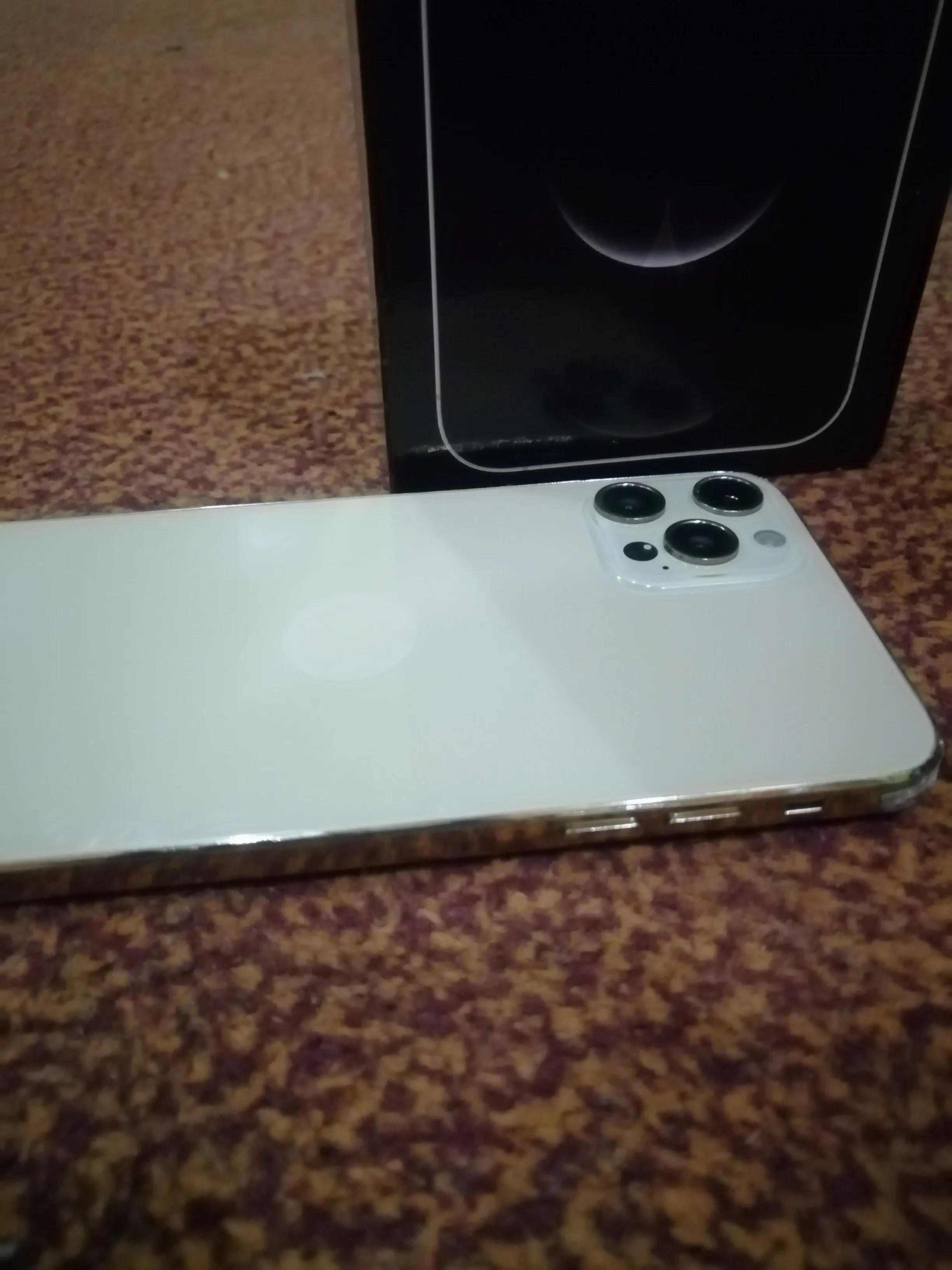 Iphone 12 pro max turkish mobile - photo 1