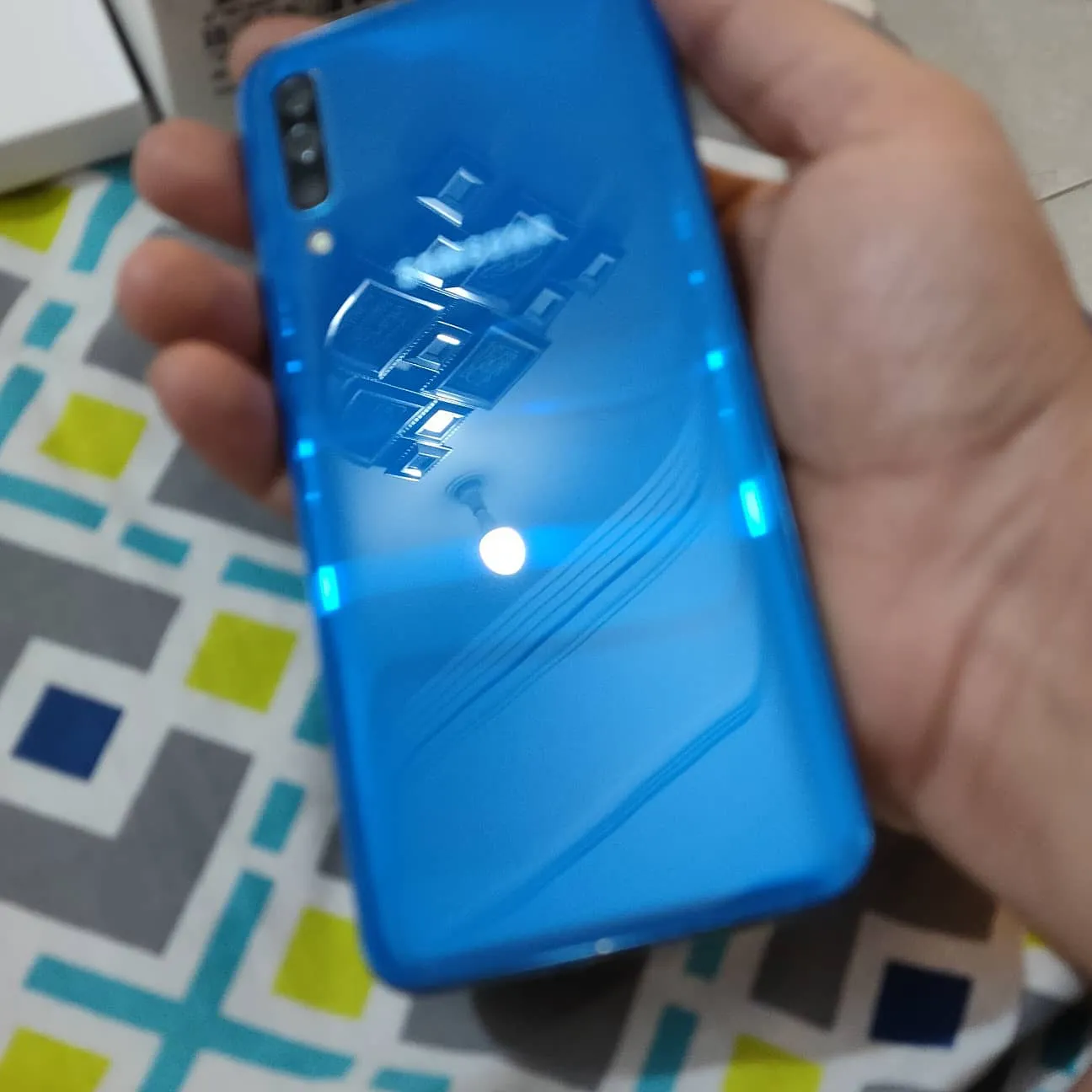 Samsung A50 (Like new condition) - photo 2