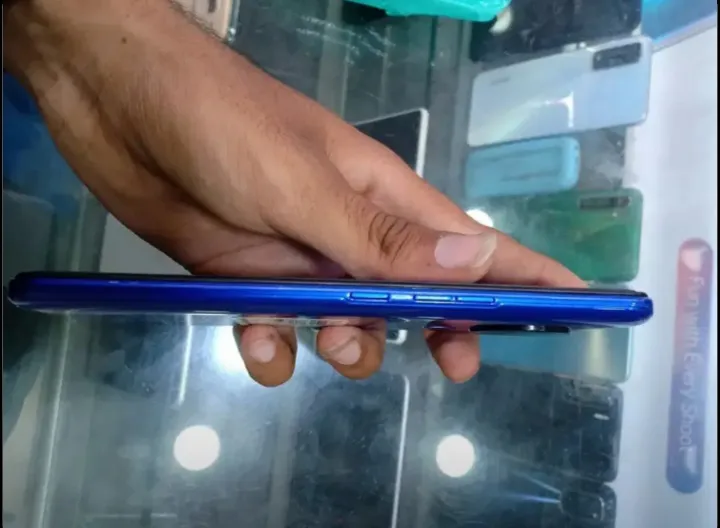 Tecno spark 6 Plus with 4/64 GB and also have 10 months warrenty - photo 2
