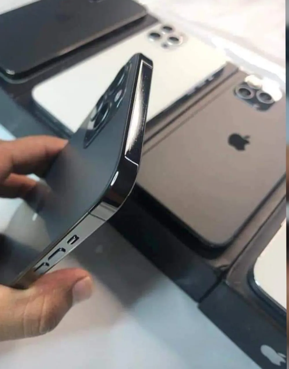 iPhone 12Pro Max - photo 3