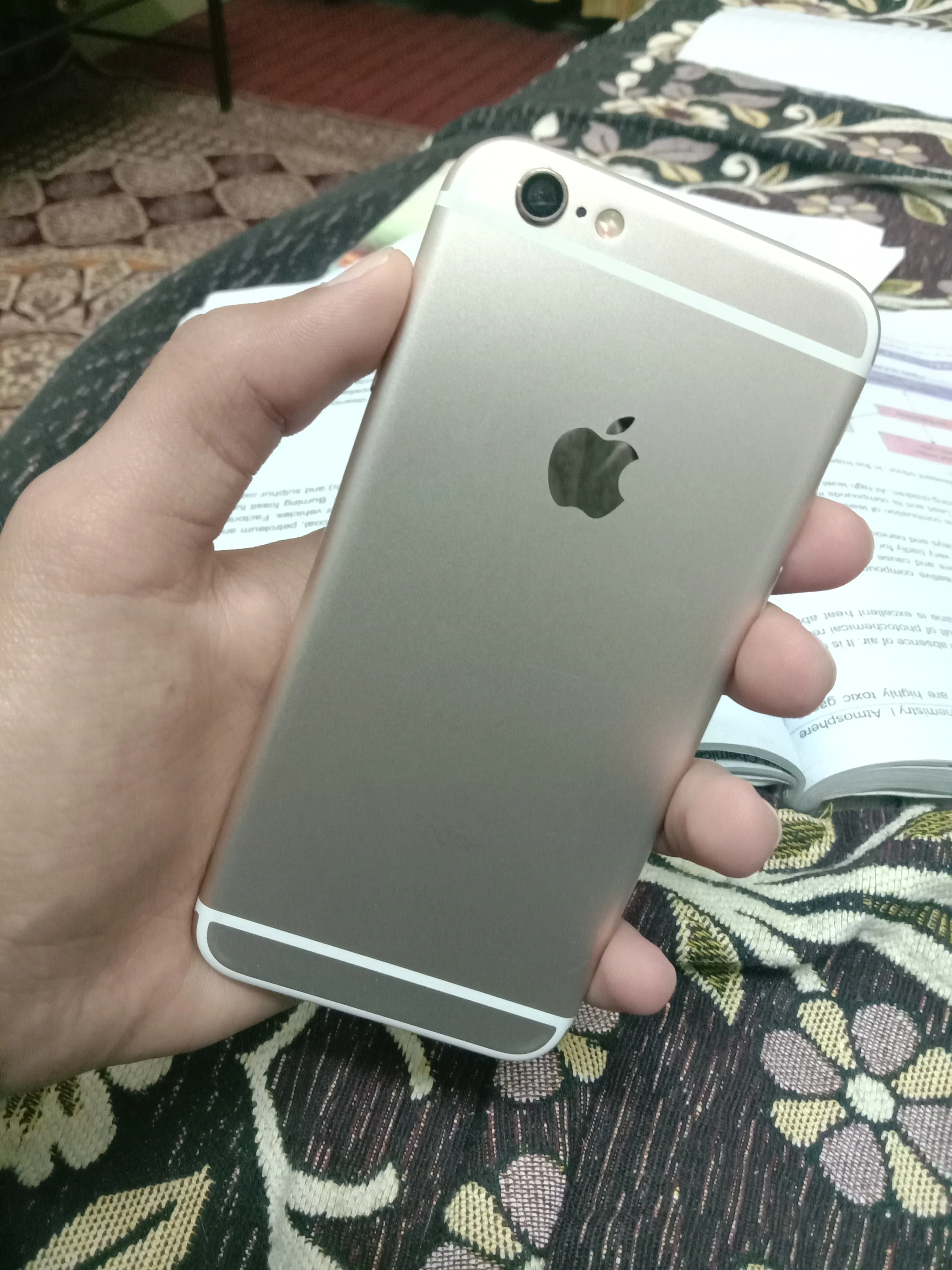 I phone 6s 16 gb rose gold color lush push - photo 2