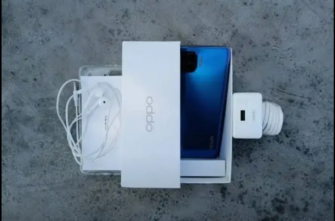 Oppo f17 pro Black Colour - photo 1