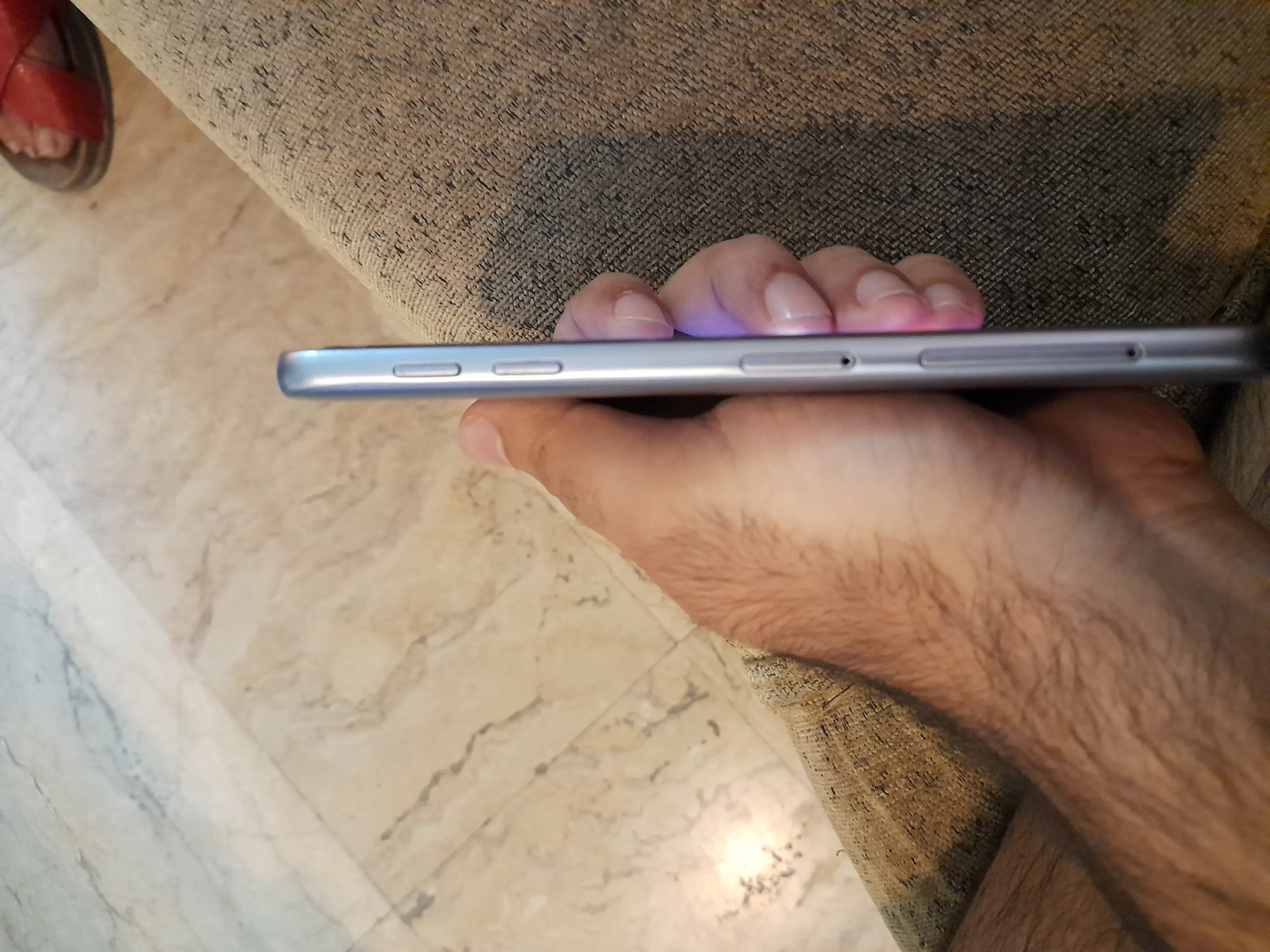 Samsung galaxy j6 with original box and charger - photo 2