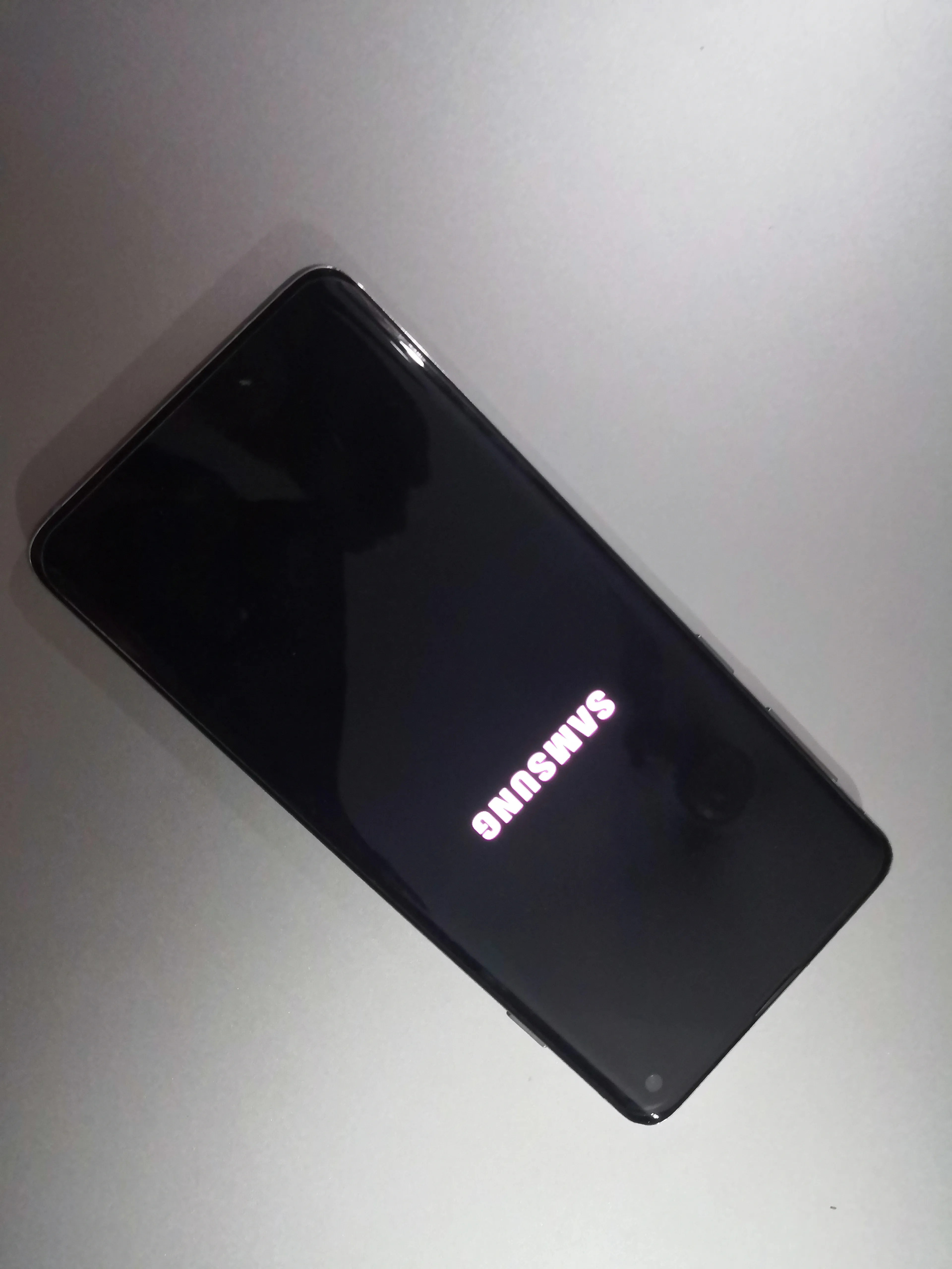 galaxy s10 - photo 1