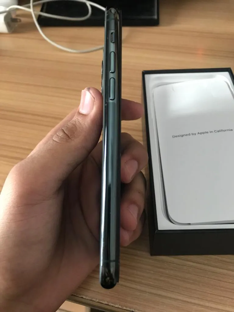 iPhone 11 pro - photo 2