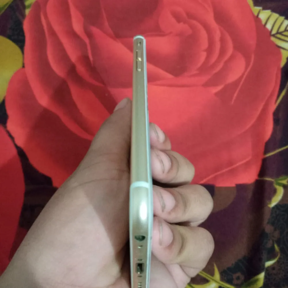 iPhone 6s 16gb 10 by 9 no issues all ok - photo 2