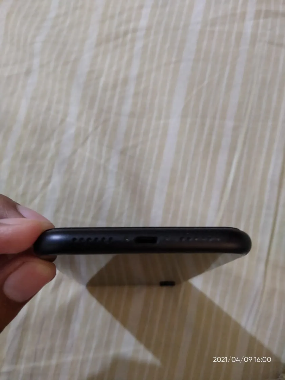 iPhone XR 64GB Non PTA - photo 3