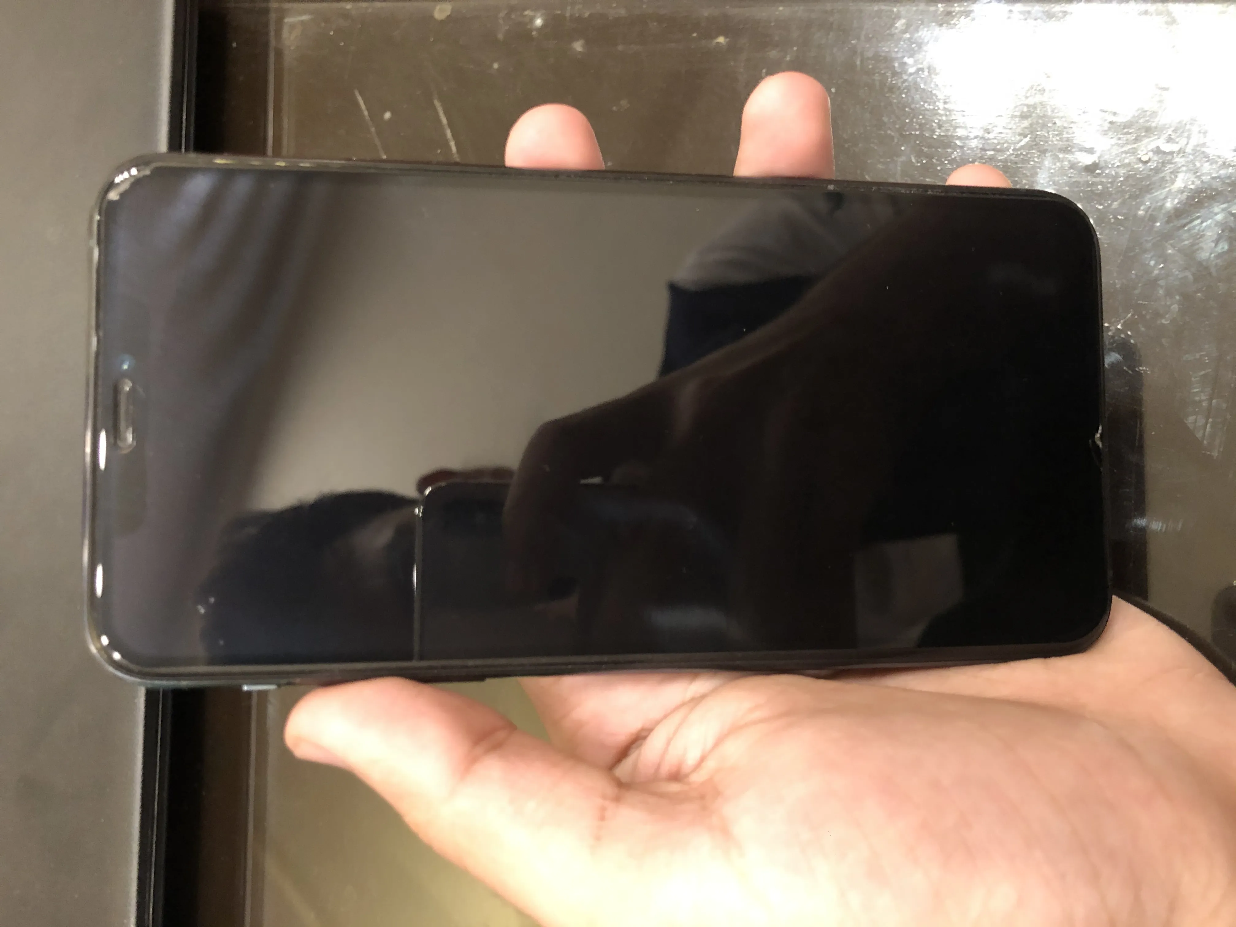 iPhone 11 Pro Max - photo 1