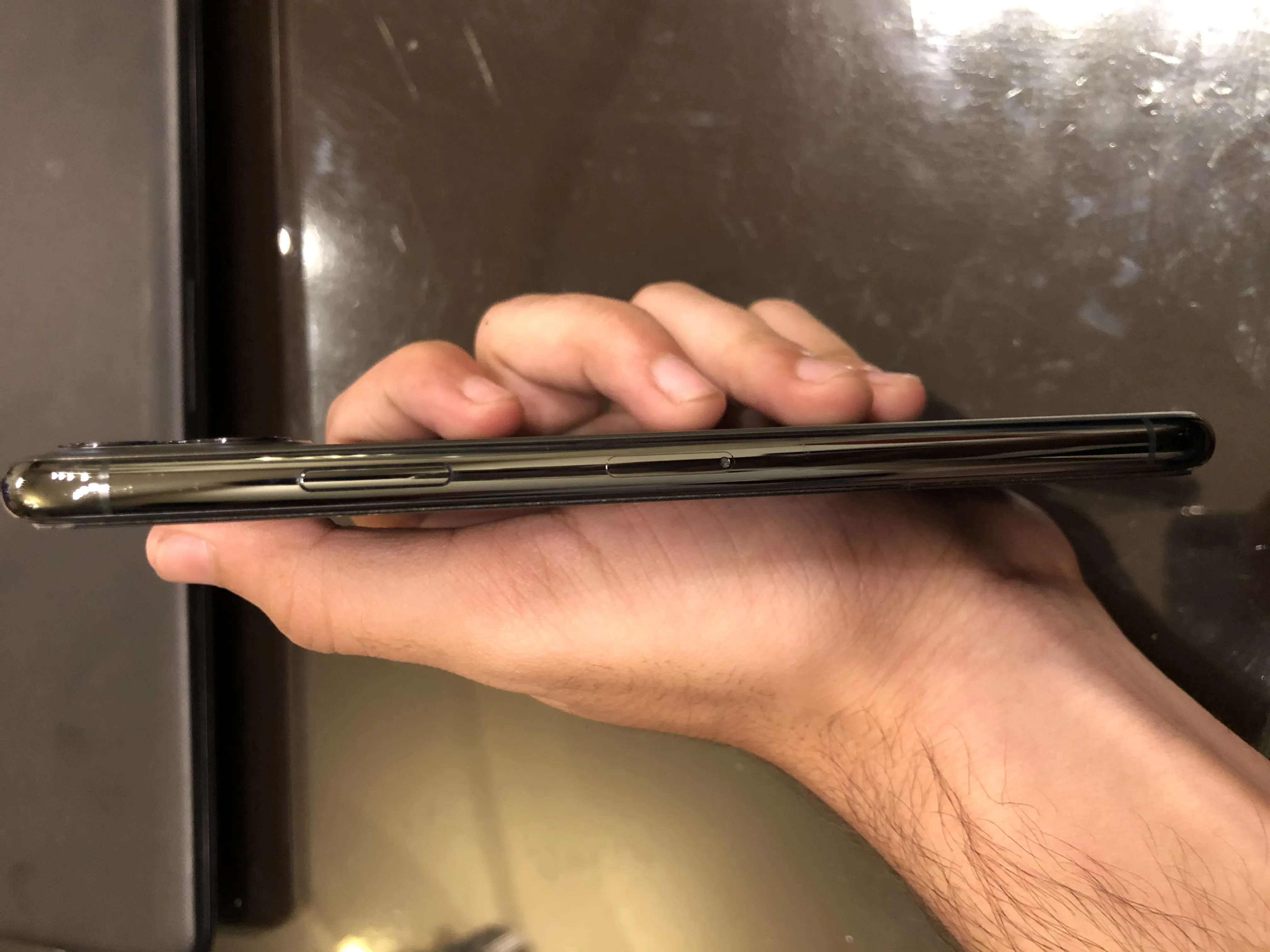 iPhone 11 Pro Max - photo 3