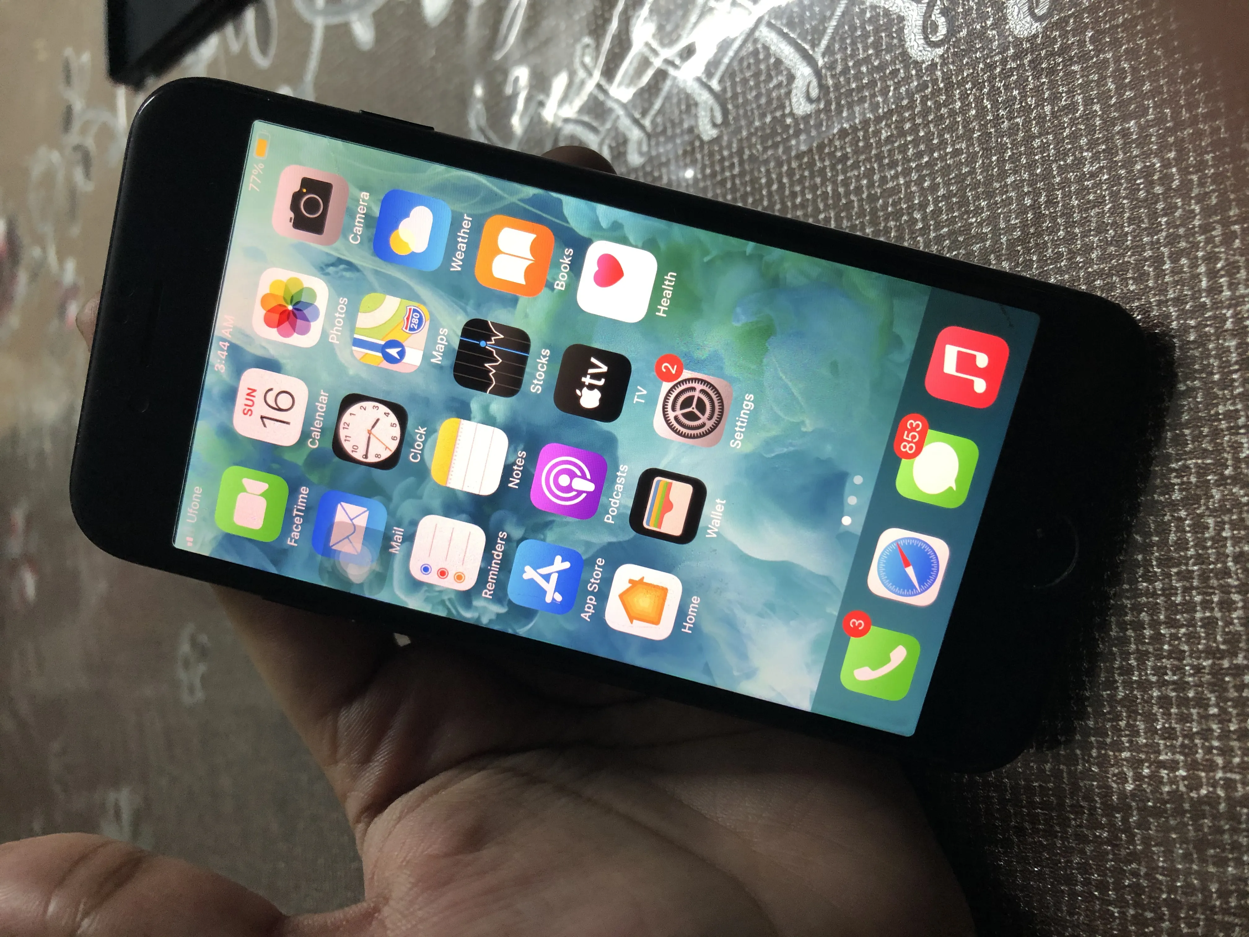 iPhone 7 32GB Condition 9/10 - photo 1