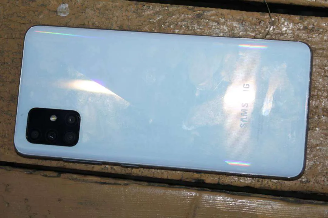 Selling A51 128/6 GB White colour Lush Condition - photo 3