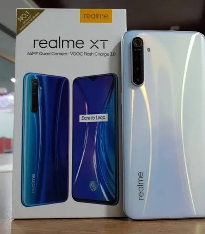 Realme XT - photo 1