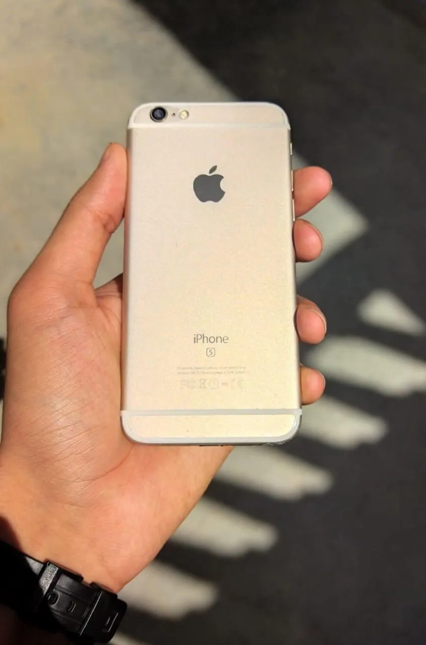 Iphone 6s - photo 2