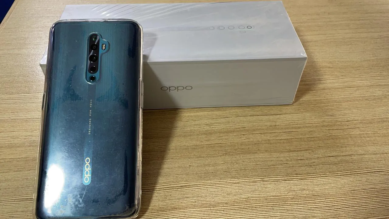 OPPO Reno 2F - photo 2