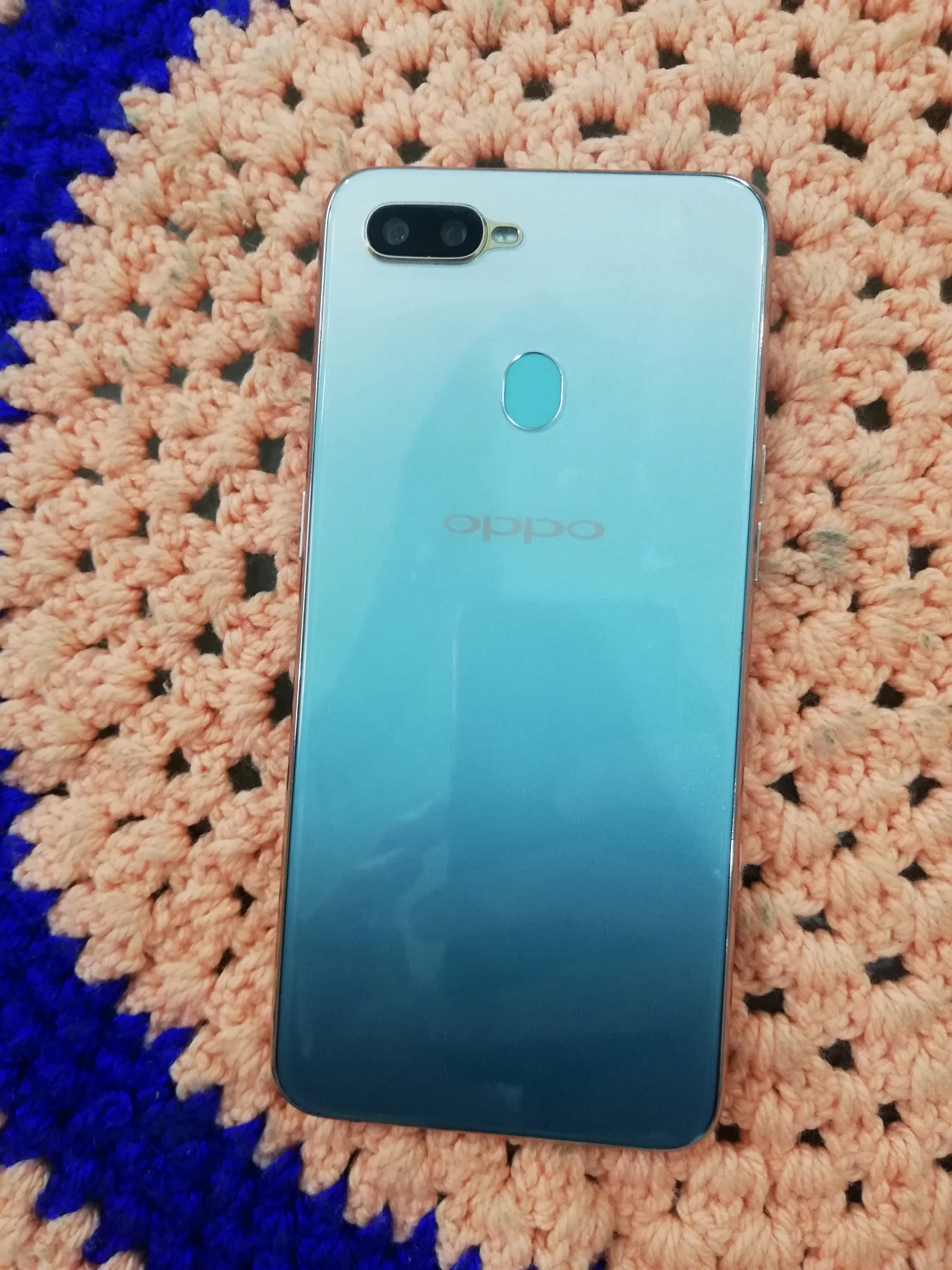 OPPO F9 PRO - photo 3
