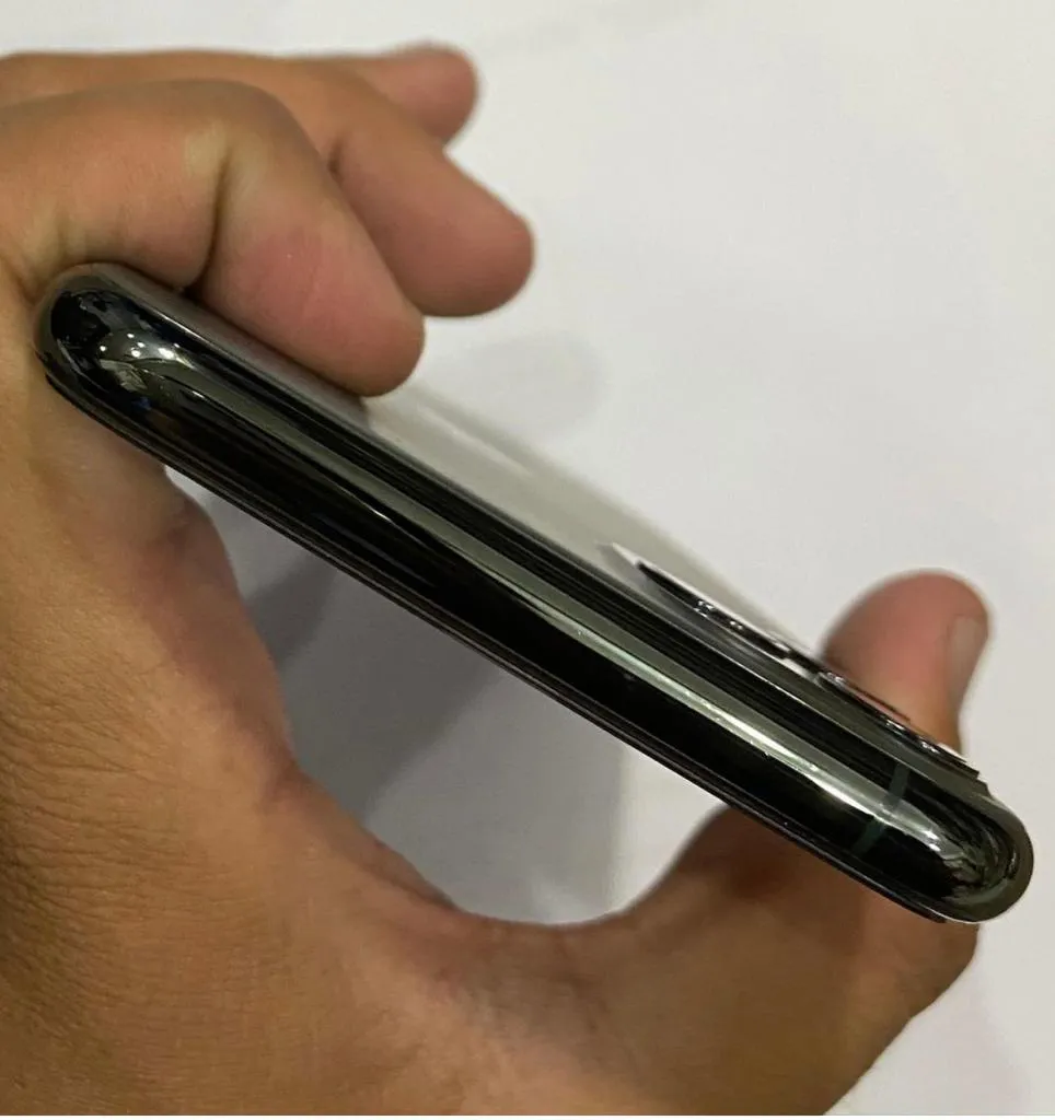 iPhone 11 pro max Price is negotiable - photo 3