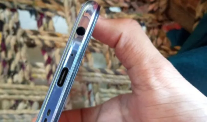 Oppo F15 - photo 2