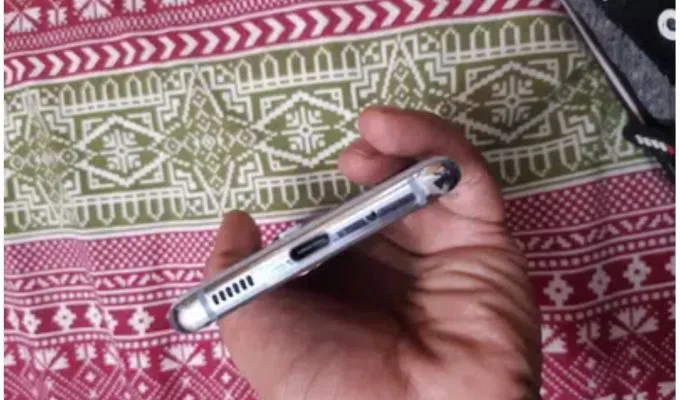 Samsung S20 - photo 2