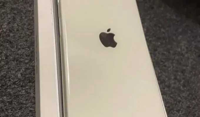 iPhone SE 64gb white non pta - photo 1