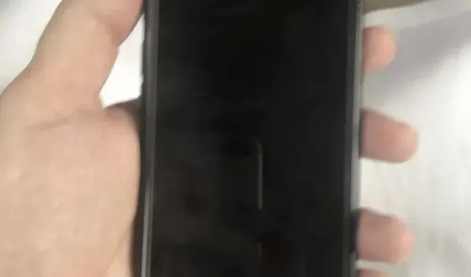 iPhone 7 - photo 1