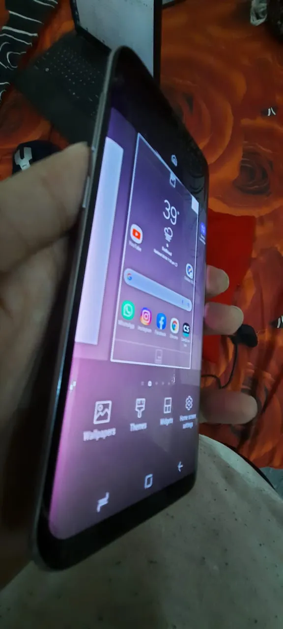 samsung galaxy s8 - photo 1