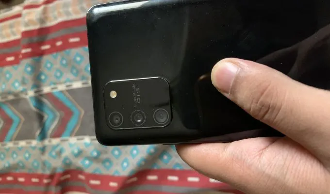 Samsung Galaxy S10Lite - photo 2
