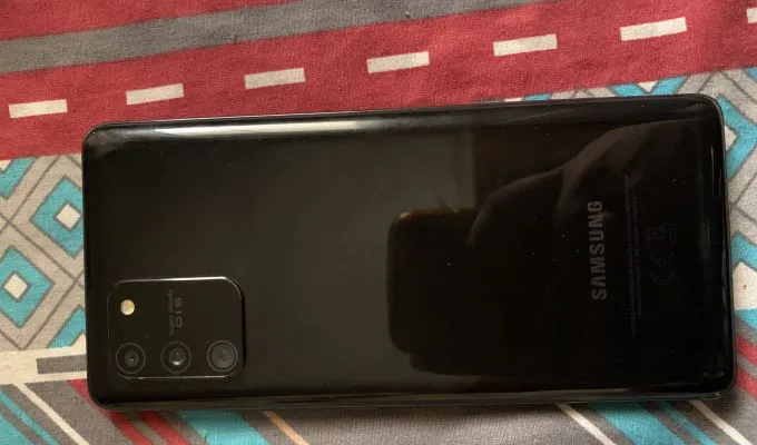Samsung Galaxy S10Lite - photo 1