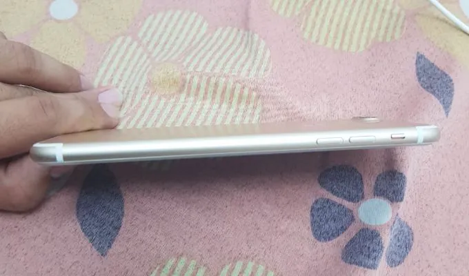 iPhone 7+ 256 GB GOld must read ad - photo 2