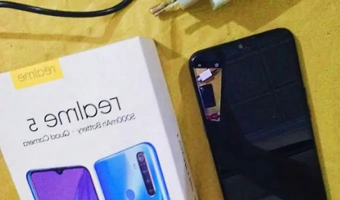 Realme 5(box+charger) purple colour - photo 1