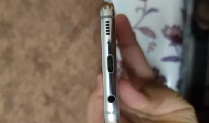 Samsung galaxy S10 8/128 in good condition - photo 1