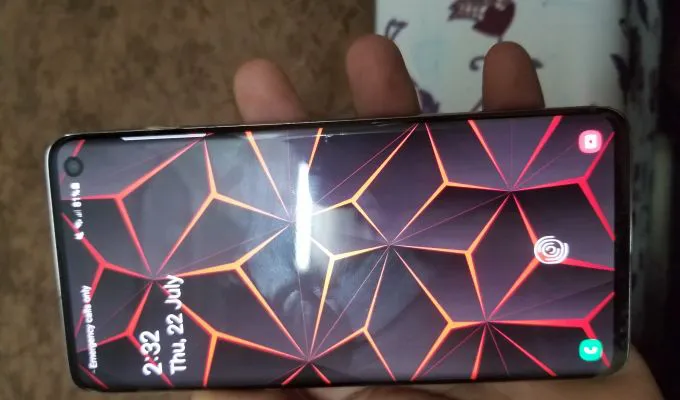 Samsung galaxy S10 8/128 in good condition - photo 1