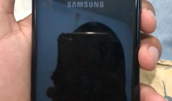 samsung galaxy S9 - photo 1
