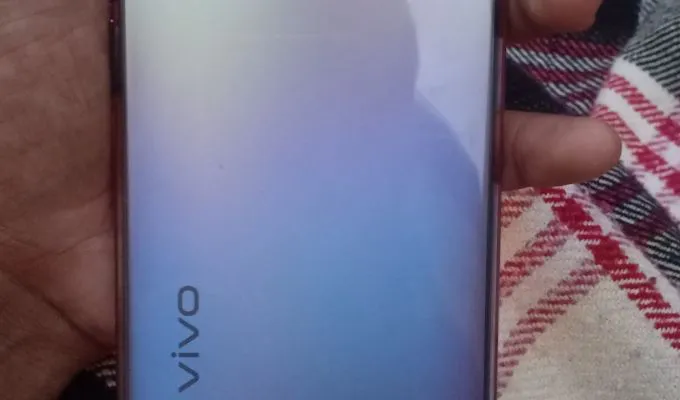 Vivo v21 - photo 2